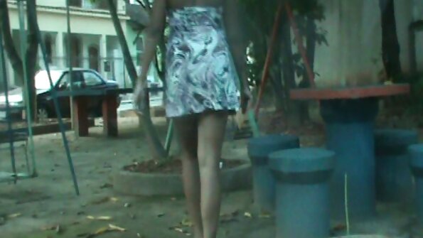 Napaljena dlakave lezbejke sexy teen cutie Amanda dobiva analno jeben