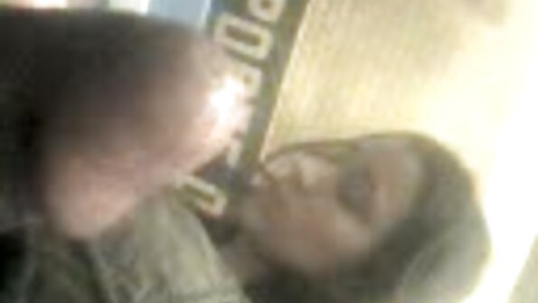 Shyla Jennings lezbejke se jebu masturbira velikim staklenim dildom